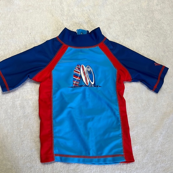 UV Skins 1/2 sleeve Rash Guard - Picture 1 of 7